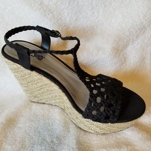 Brash size 8.5 4" high Black Espadrille Sandals